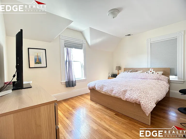 12 Hopedale St — Photo 11