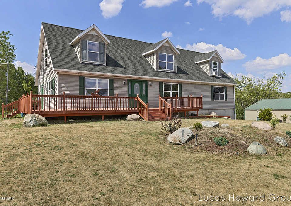1st image of 17000 Meddler Ave