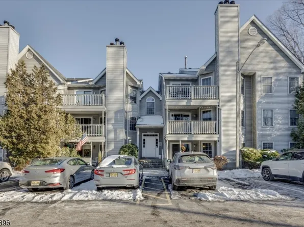 70 Quartz Ln, Paterson City, NJ 07501