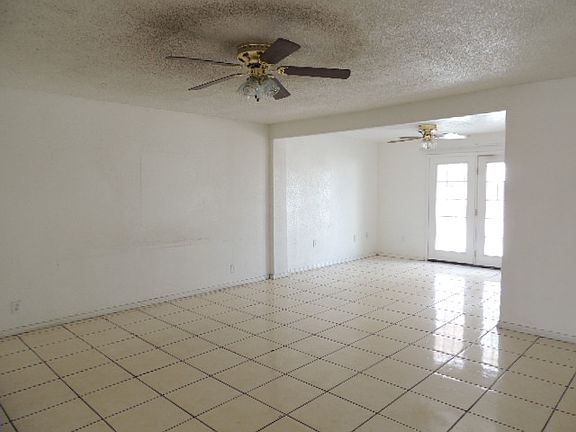 4th image of 221 Prince Ln