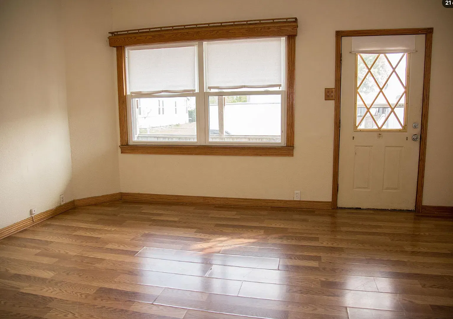 2 bedroom, 1.5 bathroom two-story home conveniently located near Bee Branch — Photo 4