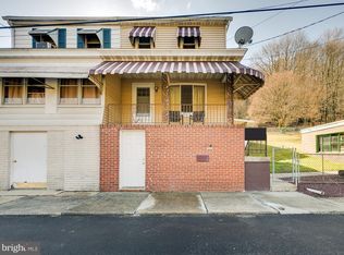 460 E Bacon St, Pottsville, PA 17901