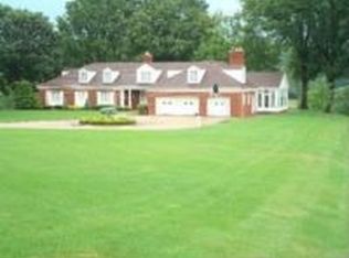 130 Llanfair Ln NW, New Philadelphia, OH 44663