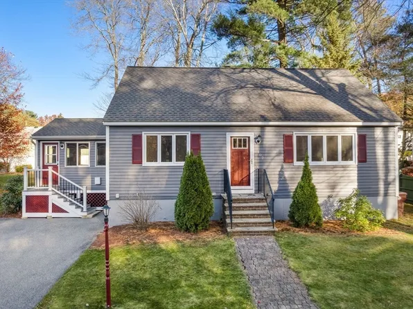 102 Montgomery Ave, Lowell, MA 01851