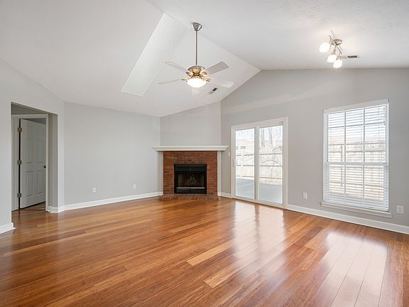 4th image of 9550 Colony Pointe East Dr