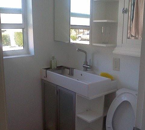 4th image of 90 NE 19th Ave APT 7