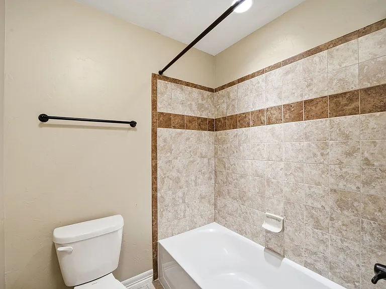 13802 Windrush Dr — Photo 35
