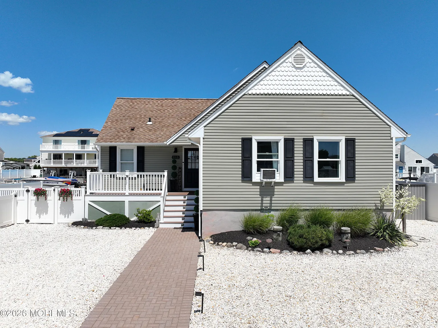 3 bed, 1210 sqft, $2,550 — Photo 2