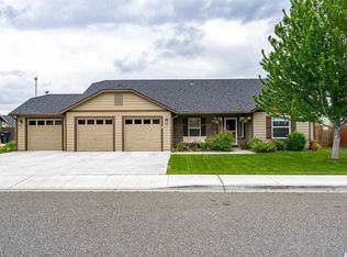 5204 Pinehurst St, West Richland, WA 99353
