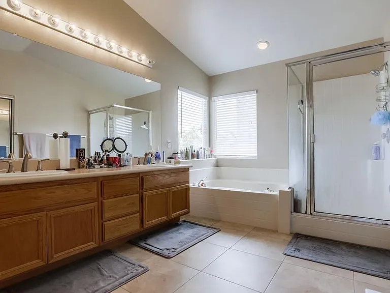 10019 Kika Ct — Photo 30