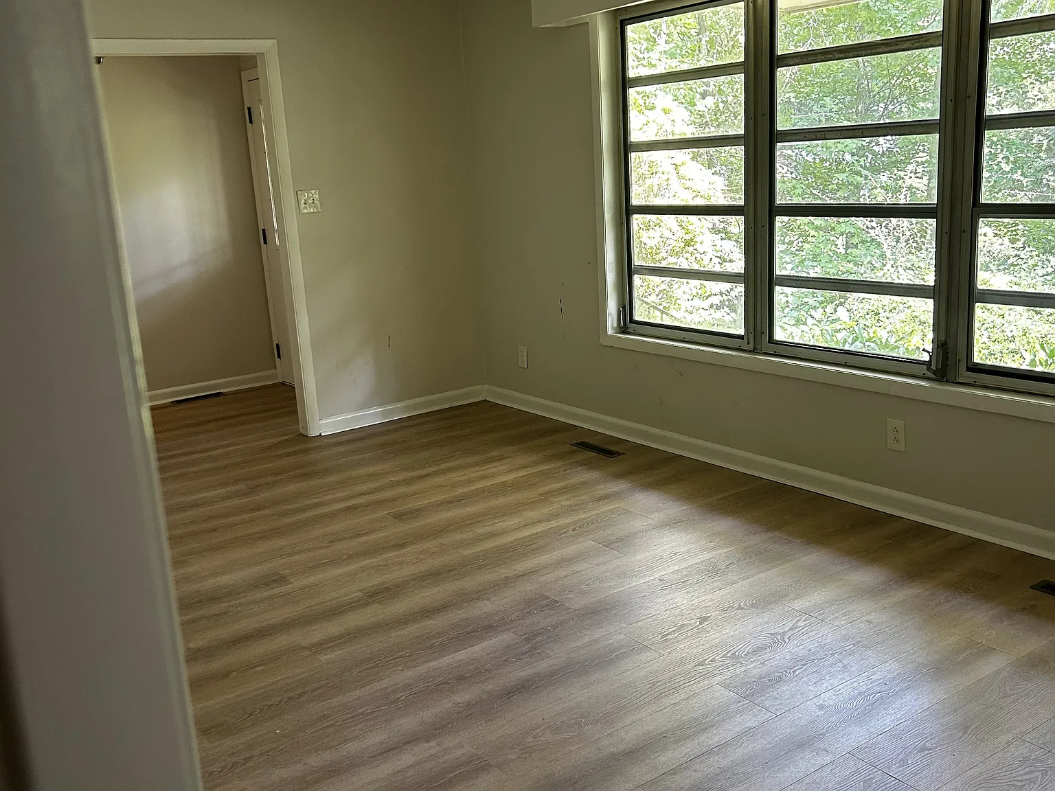 4 bed, 2.5 bath, 2447 sqft, $2,800 — Photo 3