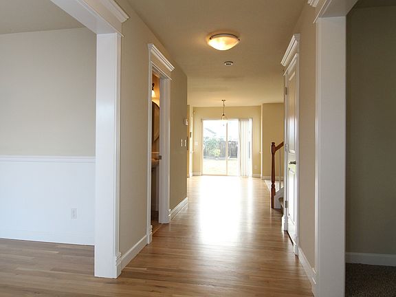 3rd image of 14002 136th Street Ct E