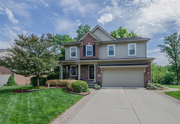 1st image of 46629 Woodside Dr