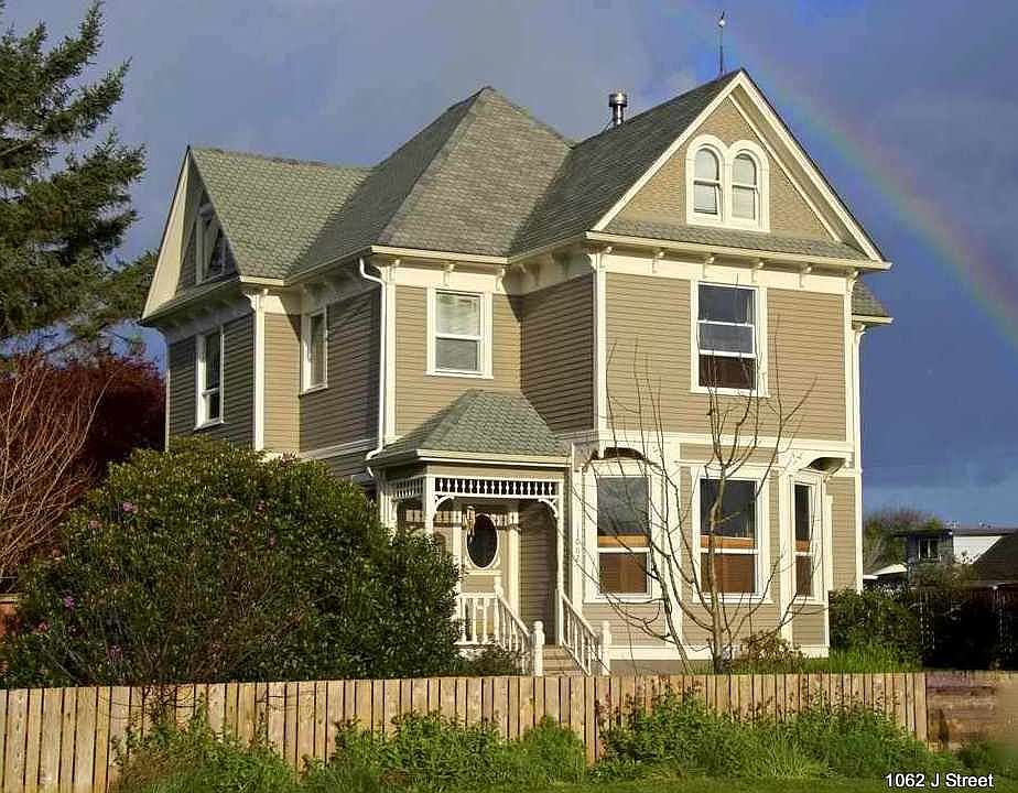 1062 J St, Crescent City, CA 95531 | Zillow
