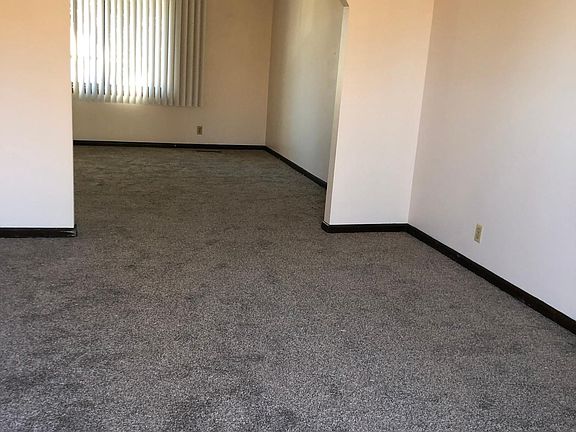 3rd image of 6216 Dogwood Cir