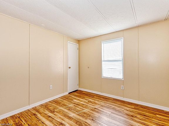 5th image of 240 Grosbeak Ln #240