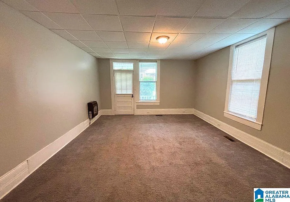 2 bed, 1.5 bath, 1927 sqft, $850 — Photo 4