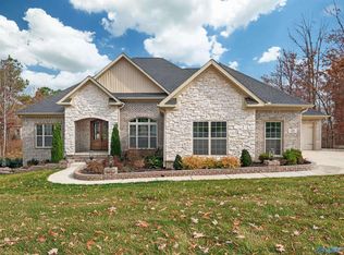 21 Scenic Loop Rd, Huntsville, AL 35803