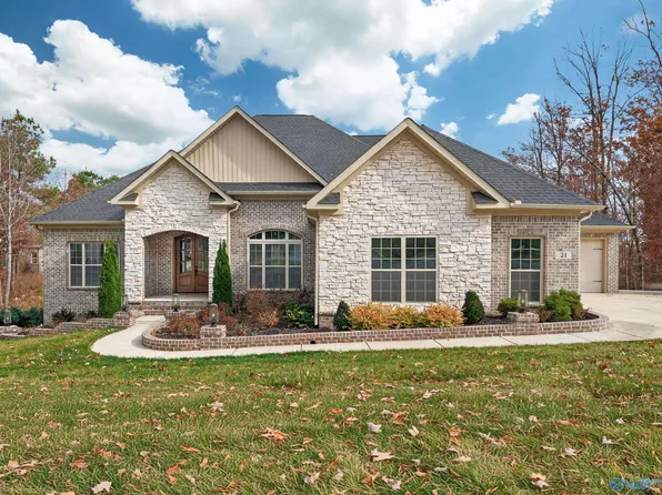 21 Scenic Loop Rd, Huntsville, AL 35803