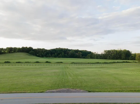 1890 Willoughbytown Rd, Jeffersonville, KY 40337