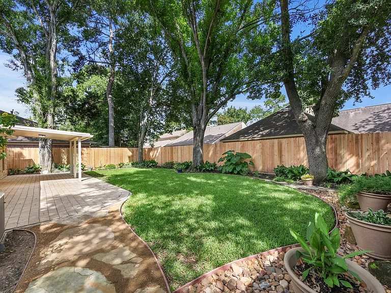 8910 Driftstone Dr — Photo 23