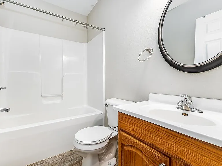 1043 Edina St — Photo 25
