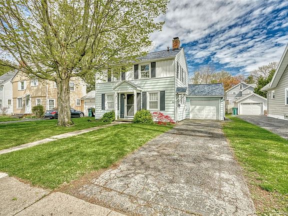2nd image of 30 Parkwood Rd