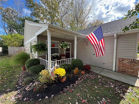 3rd image of 808 N Creek Dr