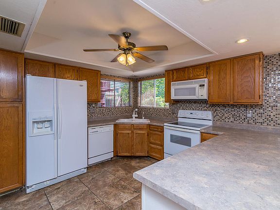 3rd image of 5724 W Angela Dr