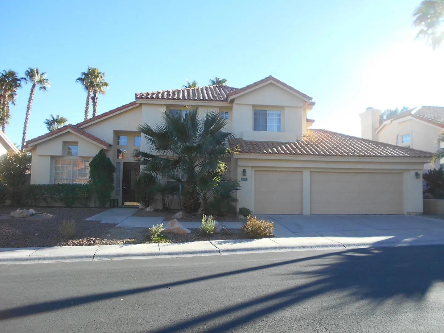 Desert Shore Beautiful 4 Bedroom Home! — Photo 1