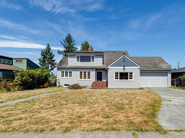 1415 E 2nd St, Port Angeles, WA 98362