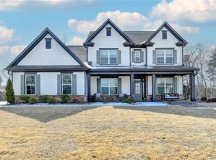 866 Champagne Ln, Hoschton, GA 30548