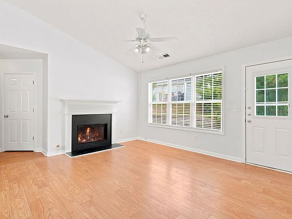 5th image of 363 Greystone Pkwy