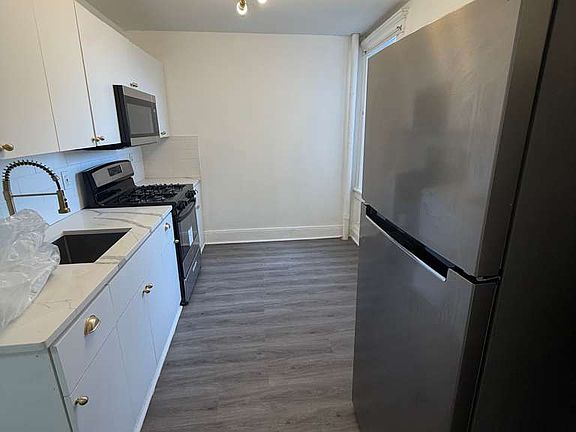 2nd image of 204-206 60th St #20A