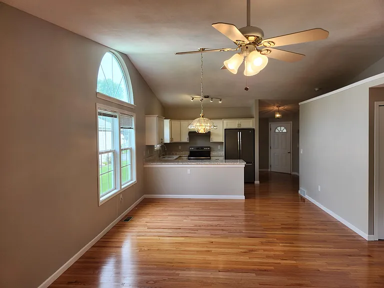 113 Braintree Dr — Photo 6