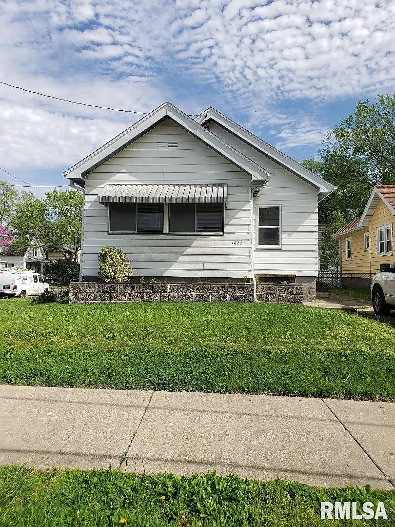 1622 NE Monroe St photo 1