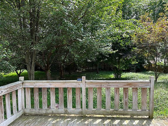 3rd image of 15805 Pacific Ct