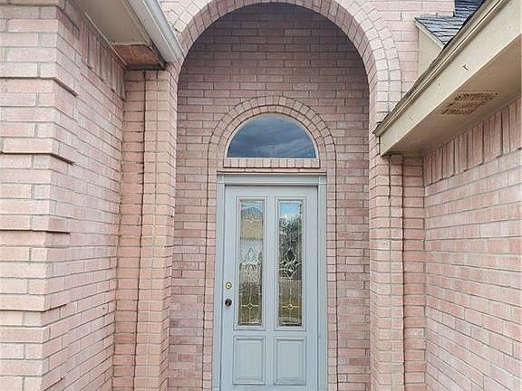 2nd image of 1404 El Paseo Dr