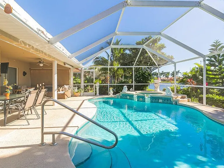 1268 SW Briarwood Dr — Photo 5