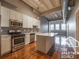 7065 N Clark St #302, Chicago, IL 60626