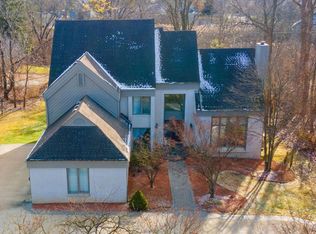 6786 Torybrooke Cir, West Bloomfield, MI 48323