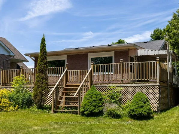 84 Main St, Deseronto, ON K0K 1X0