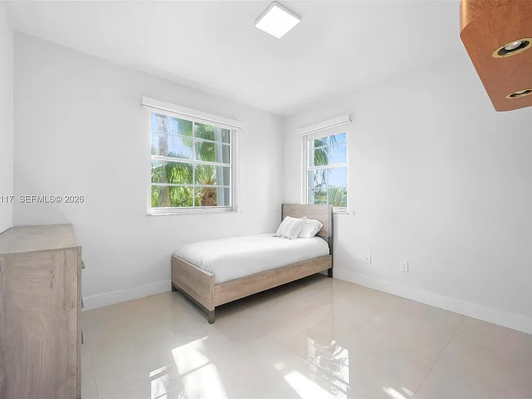 3255 NE 184th St #12410 — Photo 13