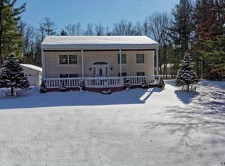538 Englemore Rd, Clifton Park, NY 12065