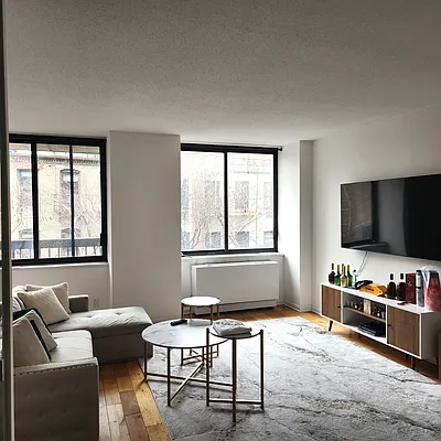 Rented by R New York | media 4