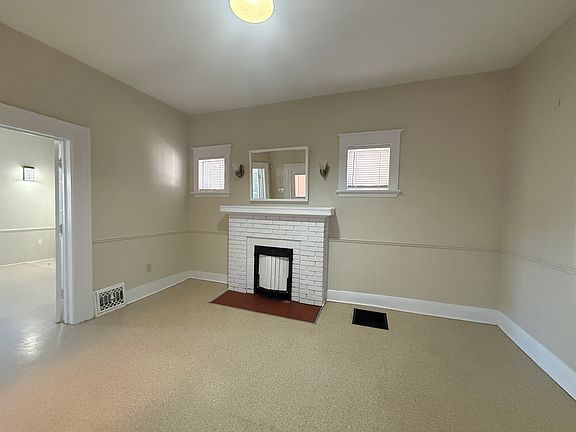 4th image of 732 Wellington St