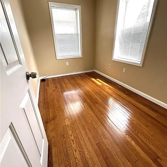 586 Jacques St — Photo 15