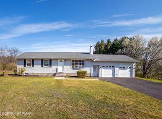 1552 Mohawk Ave, Effort, PA 18330