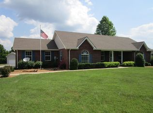 1056 Chenault Ln, Castalian Springs, TN 37031