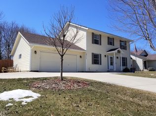 19111 Embry Ln, Farmington, MN 55024